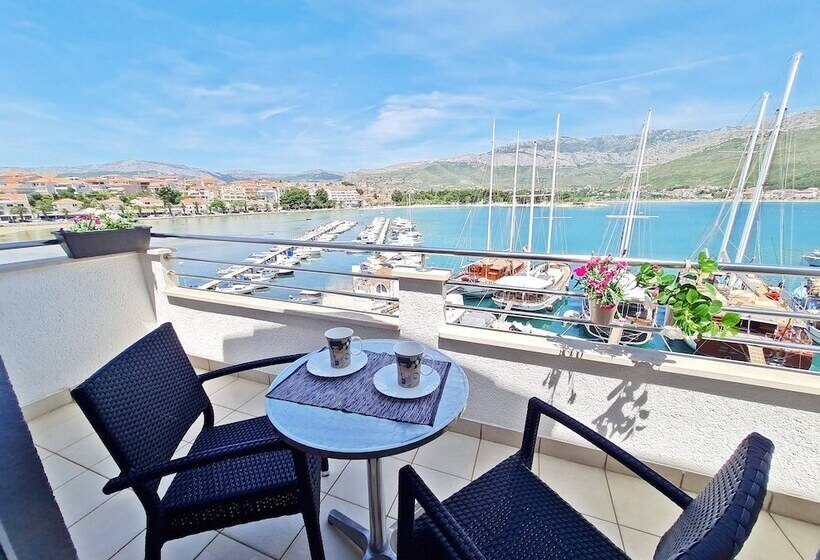 Rooms And Apartments Porat