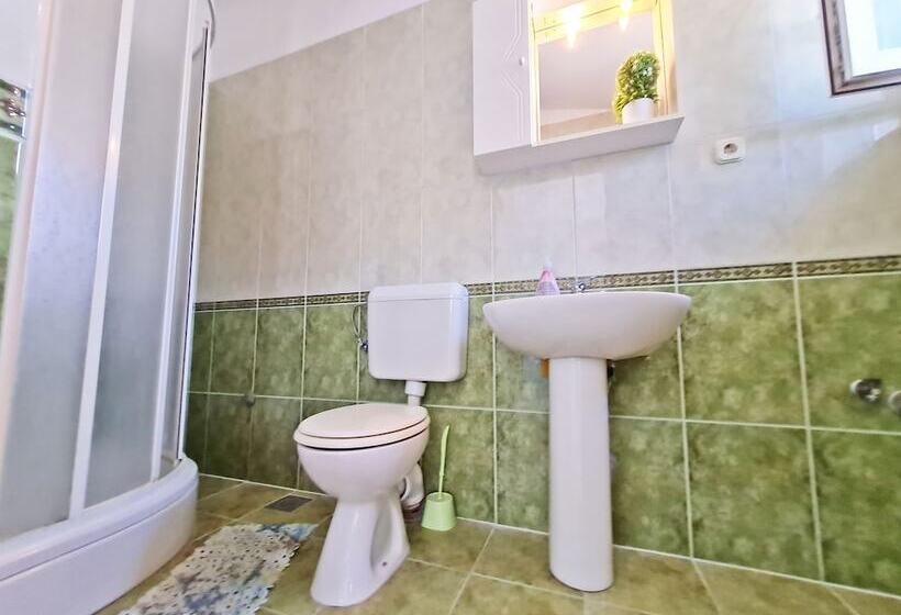 Rooms And Apartments Porat