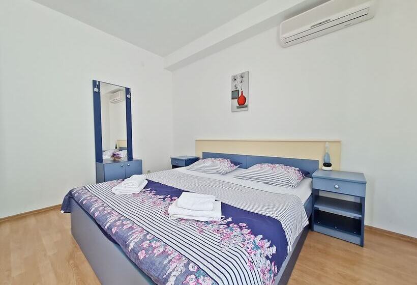 Rooms And Apartments Porat