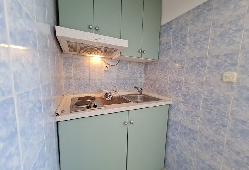 Rooms And Apartments Porat