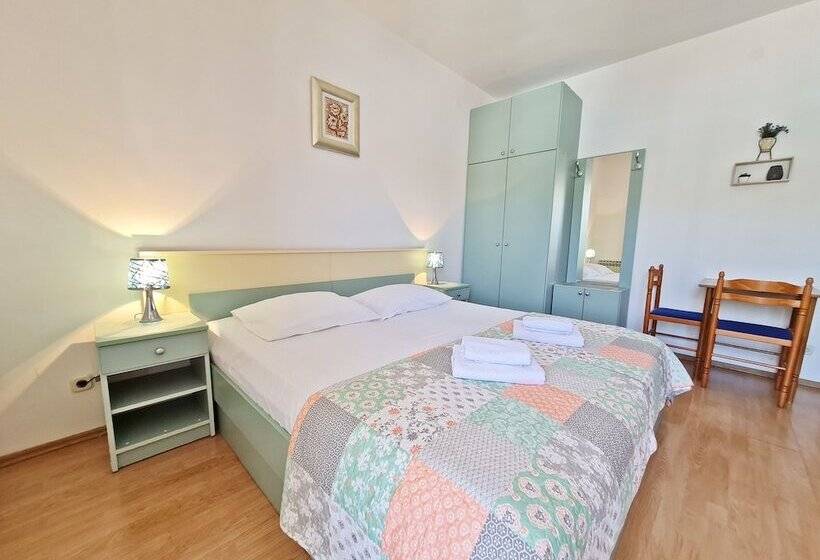 Rooms And Apartments Porat