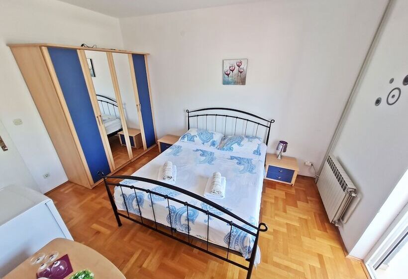 Rooms And Apartments Porat