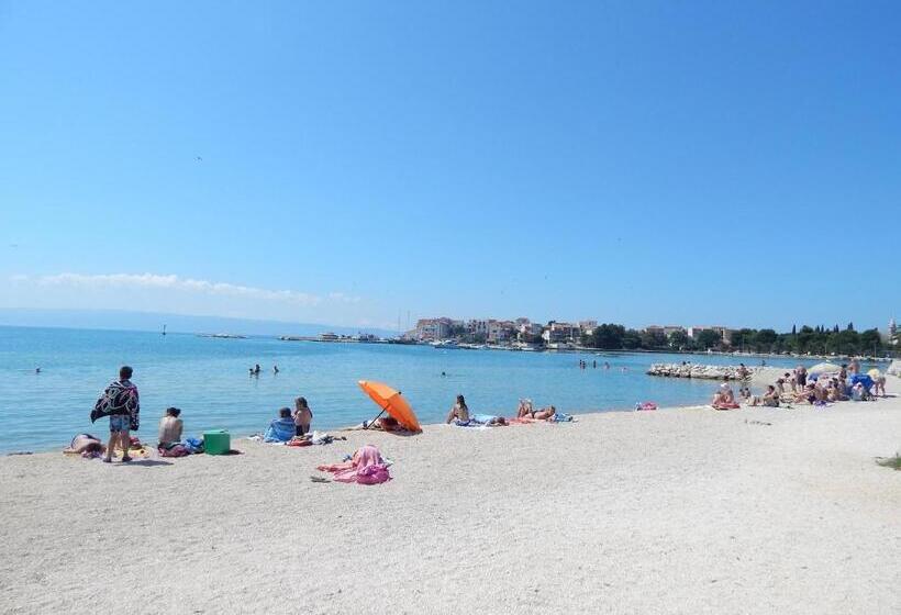 Rooms And Apartments Porat