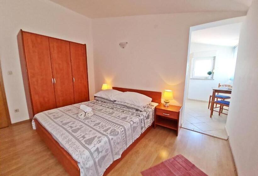 Rooms And Apartments Porat