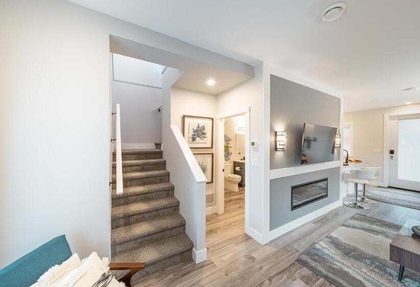 Sunrise Ridge Waterfront Resort