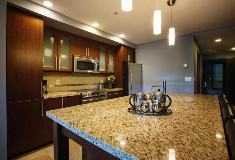 Sunrise Ridge Waterfront Resort