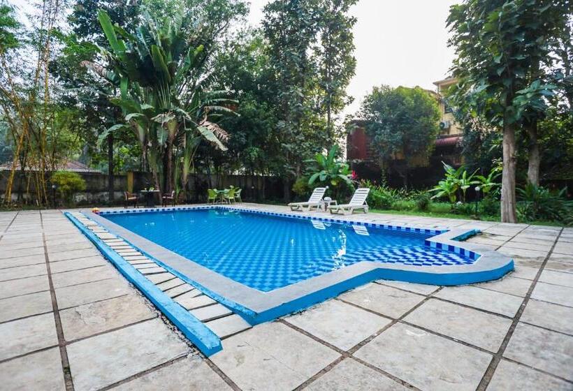 6 Bedrooms Nr Majorda Beach With Pool