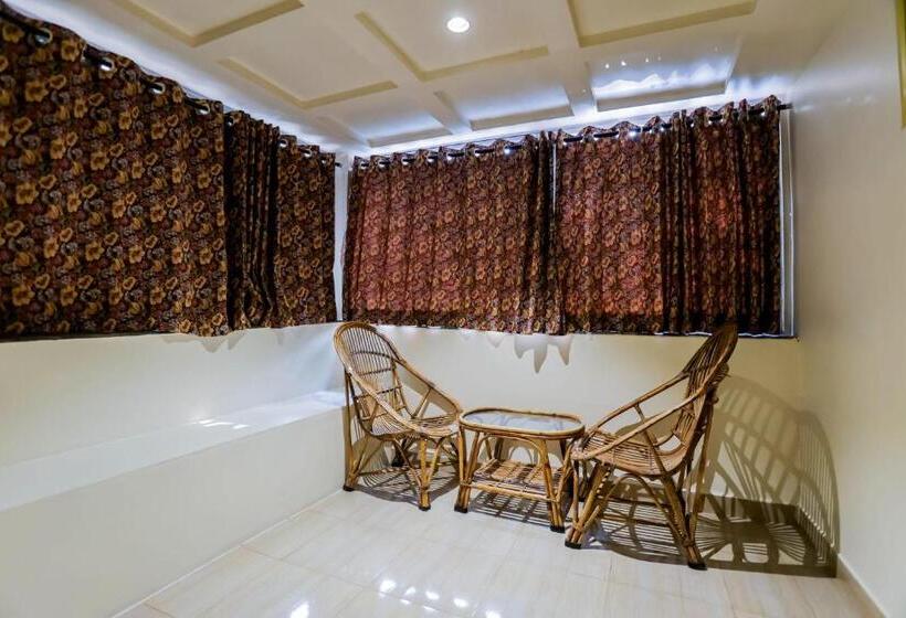 6 Bedrooms Nr Majorda Beach With Pool