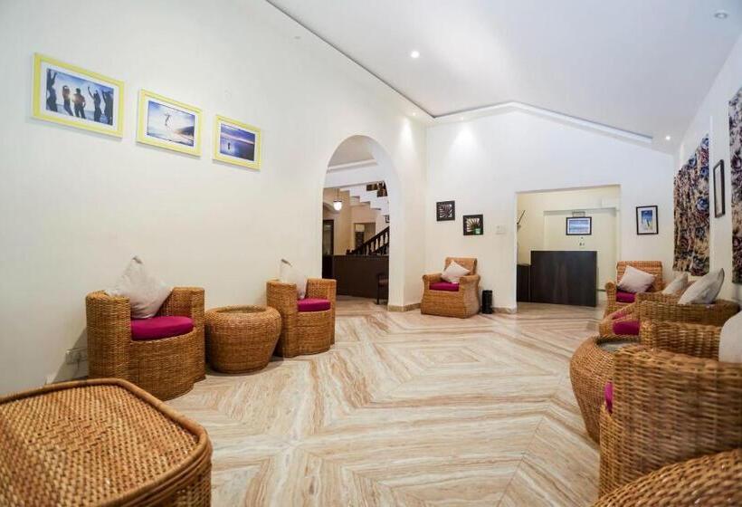 6 Bedrooms Nr Majorda Beach With Pool