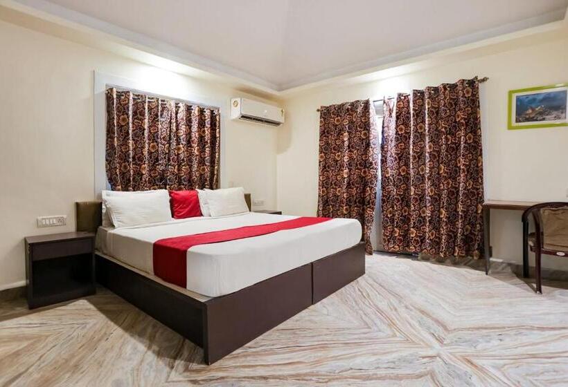 6 Bedrooms Nr Majorda Beach With Pool