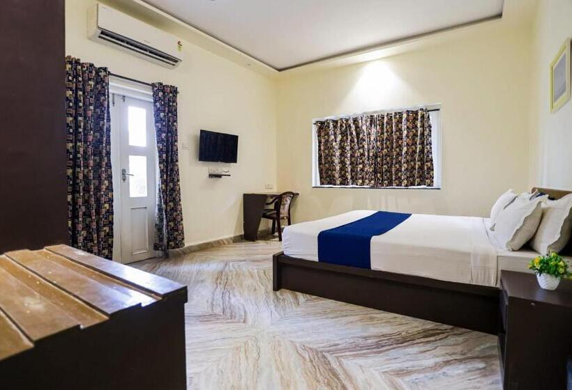 6 Bedrooms Nr Majorda Beach With Pool