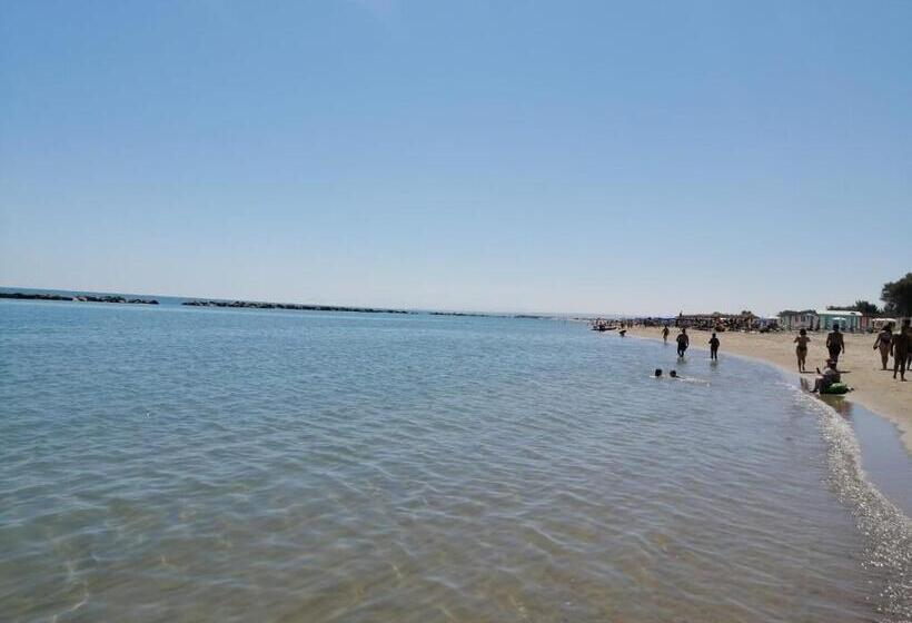 ベッドアンドブレックファースト A Tre Piani Sul Mare