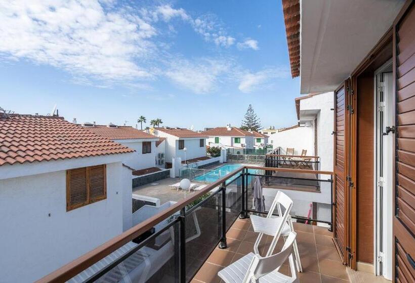 Bonito Bungalow Con Piscina Junto A La Playa