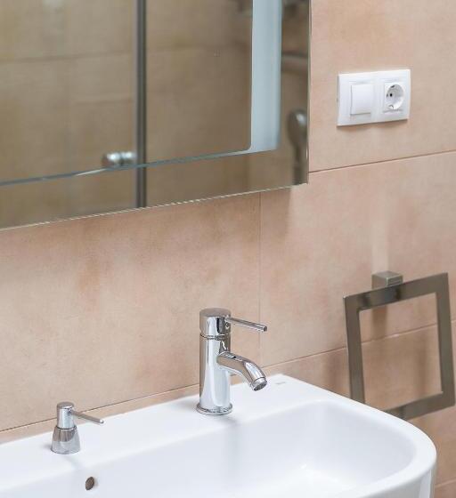 Bonito Bungalow Con Piscina Junto A La Playa