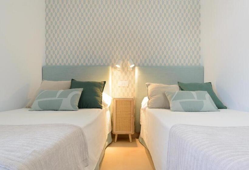 Bonito Bungalow Con Piscina Junto A La Playa