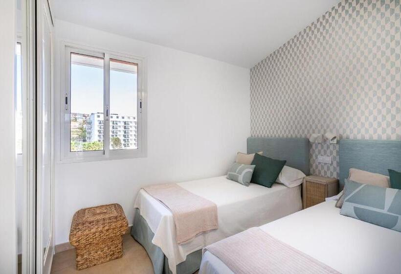 Bonito Bungalow Con Piscina Junto A La Playa