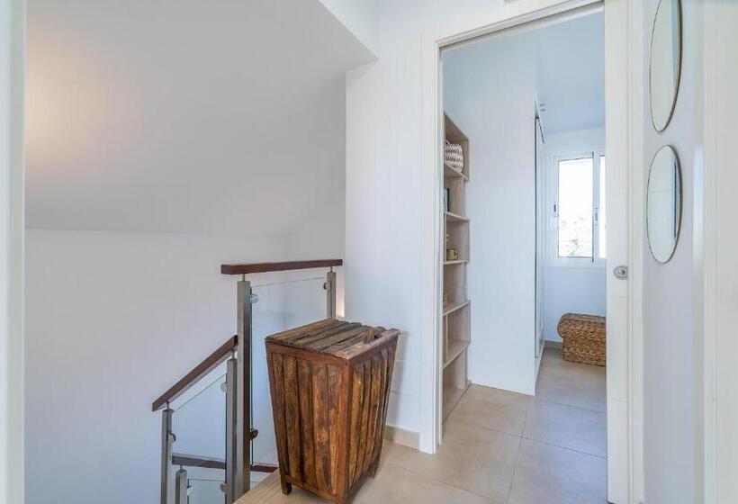 Bonito Bungalow Con Piscina Junto A La Playa