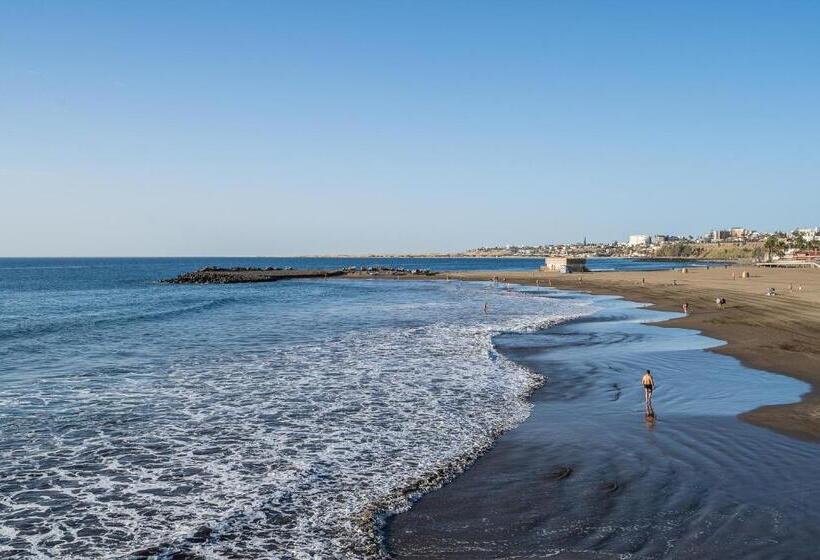 Bonito Bungalow Con Piscina Junto A La Playa