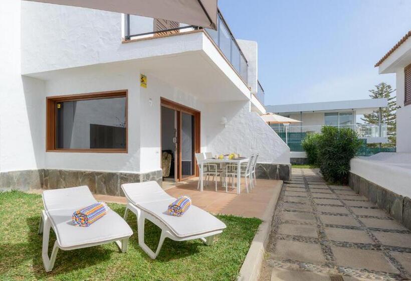 Bonito Bungalow Con Piscina Junto A La Playa