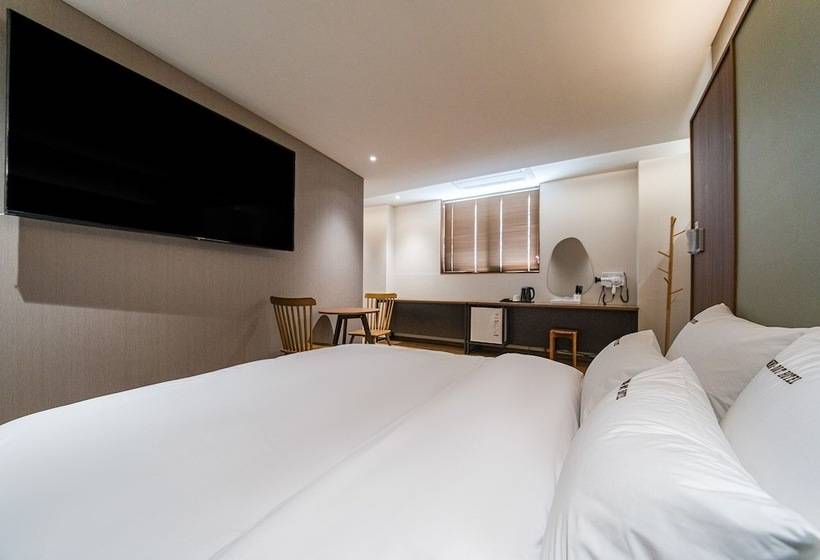 Brown Dot Hotel Eurwangri