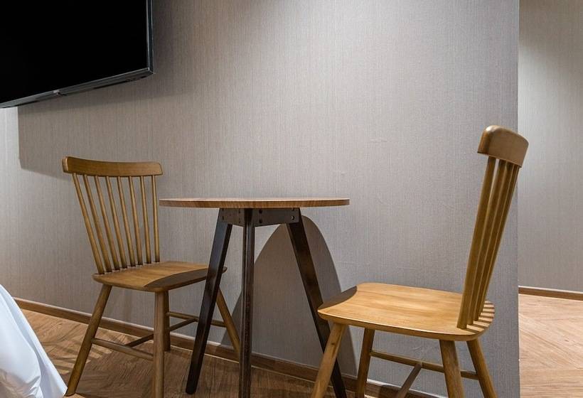 Brown Dot Hotel Eurwangri