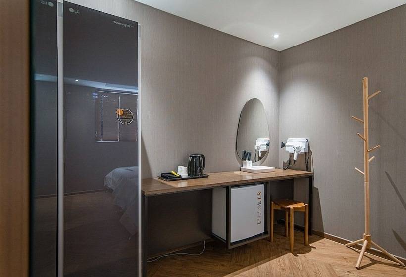 Brown Dot Hotel Eurwangri