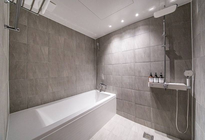 Brown Dot Hotel Eurwangri