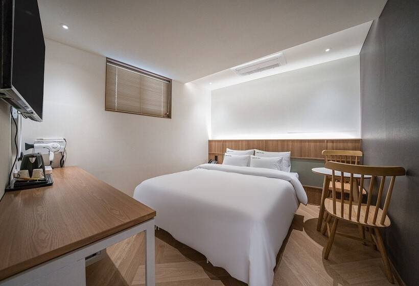 Brown Dot Hotel Eurwangri