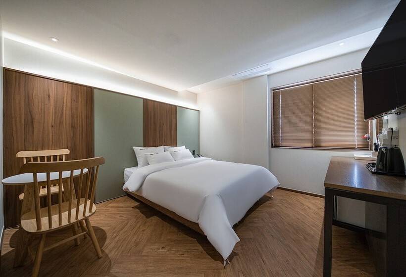 Brown Dot Hotel Eurwangri