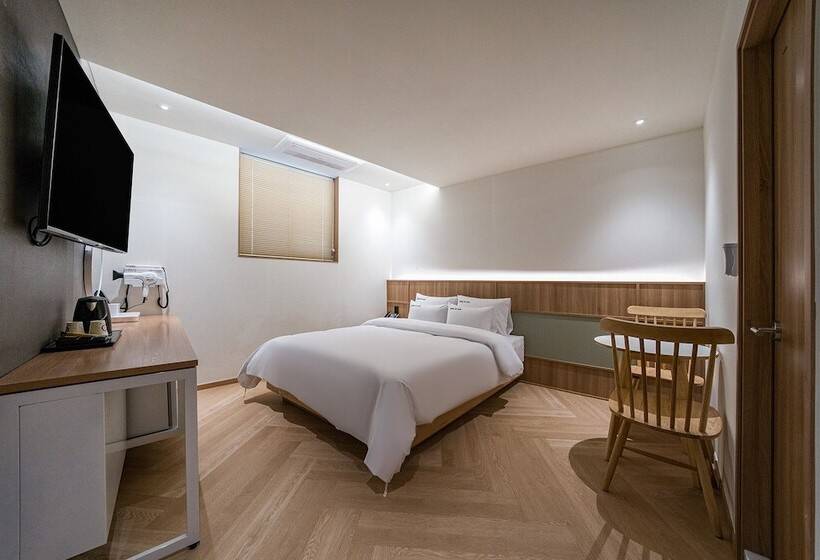 Brown Dot Hotel Eurwangri