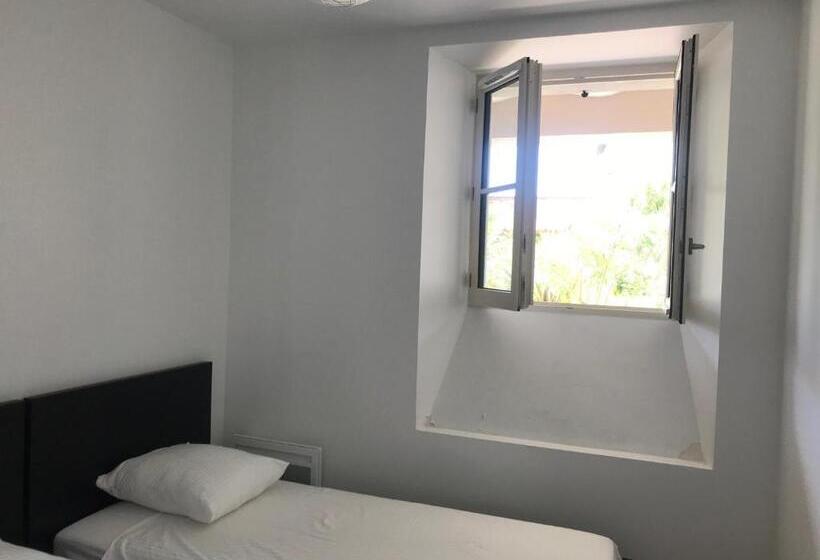 Cannes 2 Pieces De 49 M2 ,piscine. Jardin Privatif