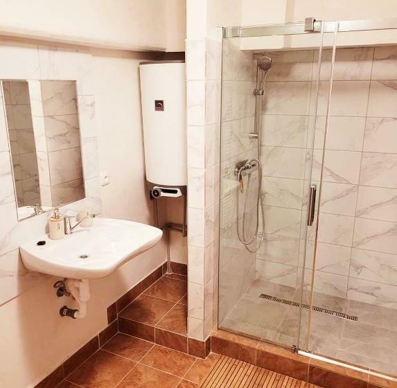 Hostel Pod šerákem