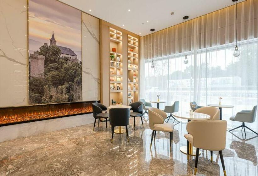Atour Hotel Huzhou City Government