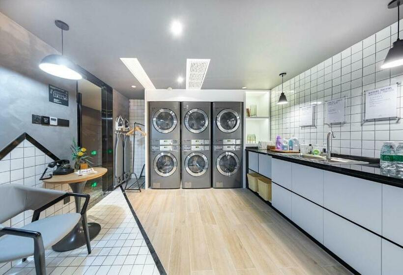 Atour Hotel Lianyungang City Government