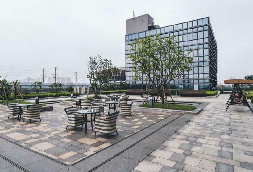 Atour Hotel Suzhou North High Speed Railway Station