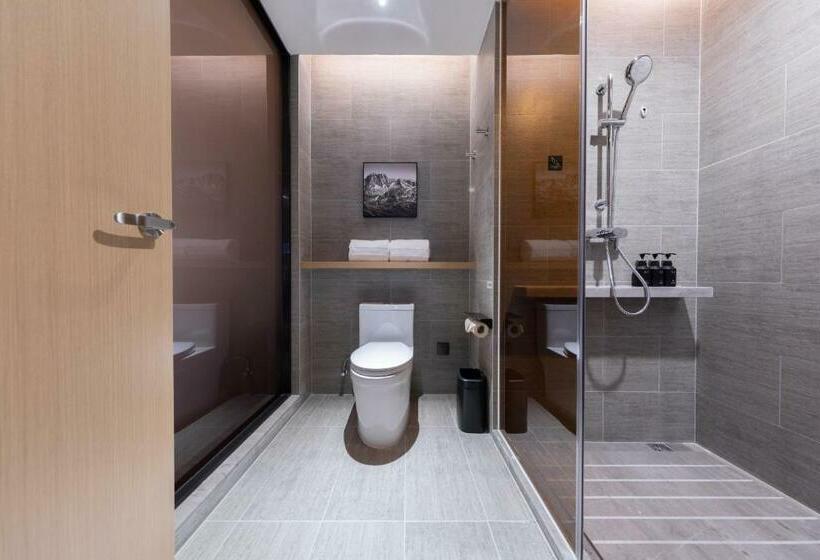 Atour Hotel Yuzhong Yuci Incity