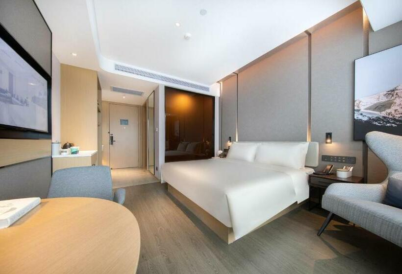 Atour Hotel Yuzhong Yuci Incity