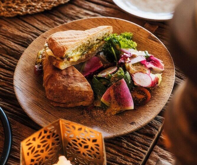 فندق Caravan By Habitas