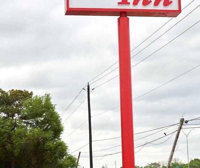 בית מלון כפרי Crystal Inn