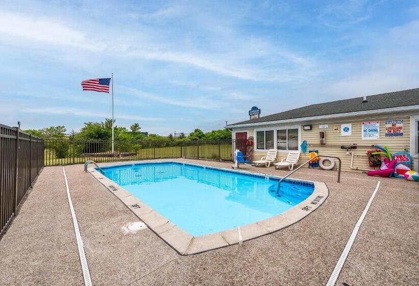 Отель American Inn & Suites