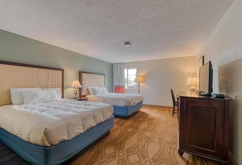 Отель American Inn & Suites