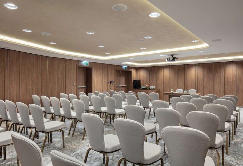 Отель Doubletree By Hilton Plovdiv Center