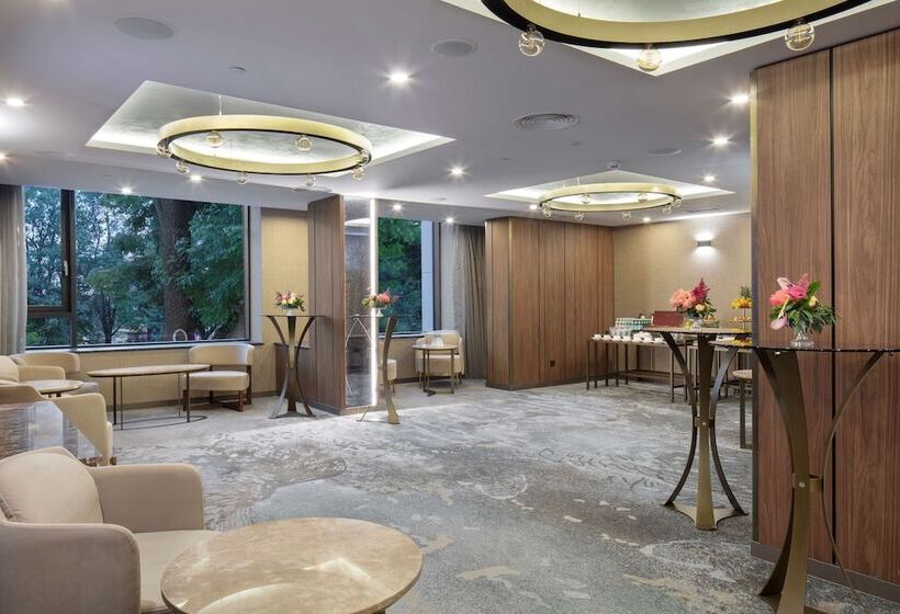 Отель Doubletree By Hilton Plovdiv Center