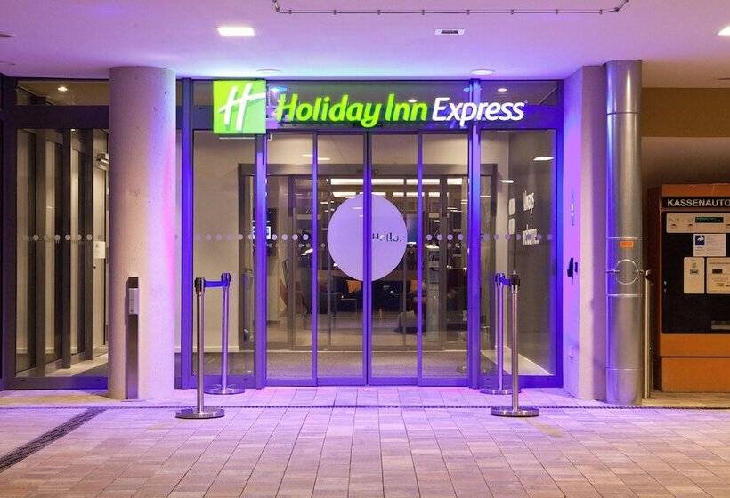 호텔 Holiday Inn Express Fürth, An Ihg
