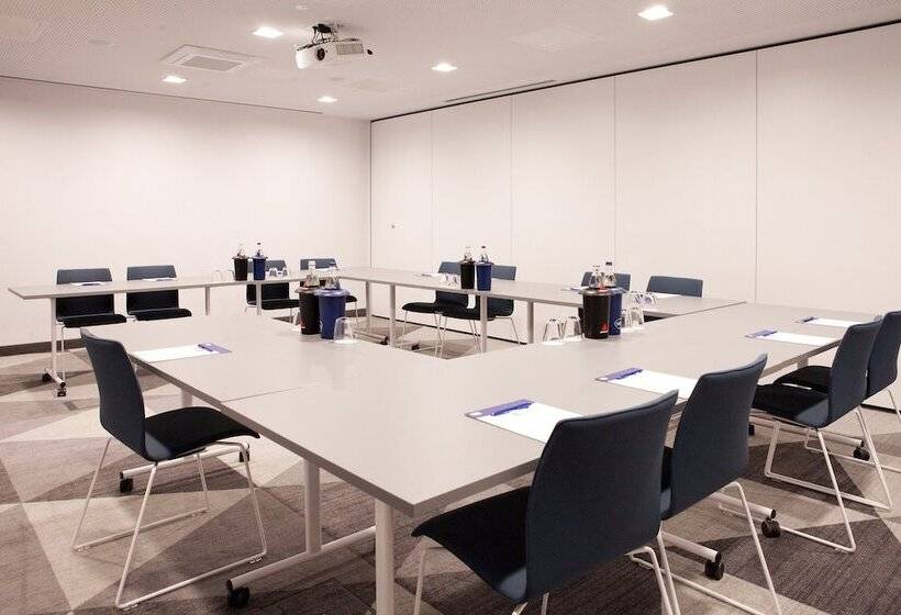 Отель Holiday Inn Express Fürth, An Ihg