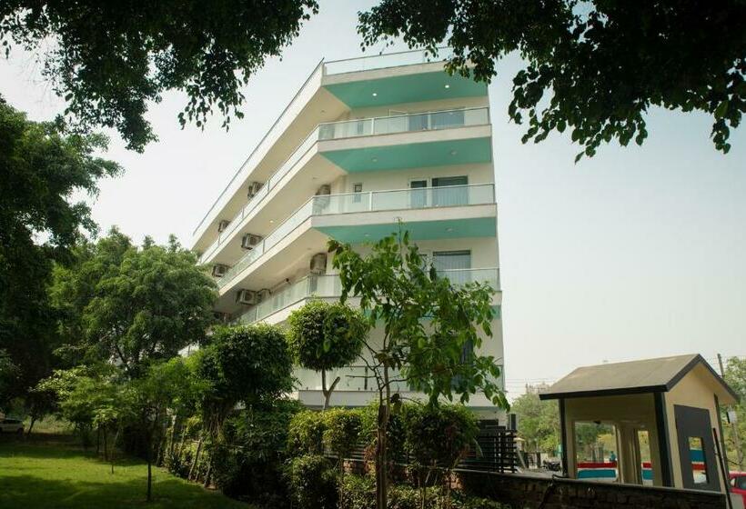 Inde Hotel Golf Course Extension, Gurgaon