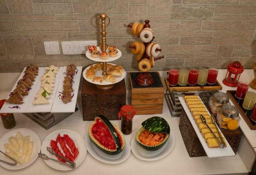 Inde Hotel Golf Course Extension, Gurgaon