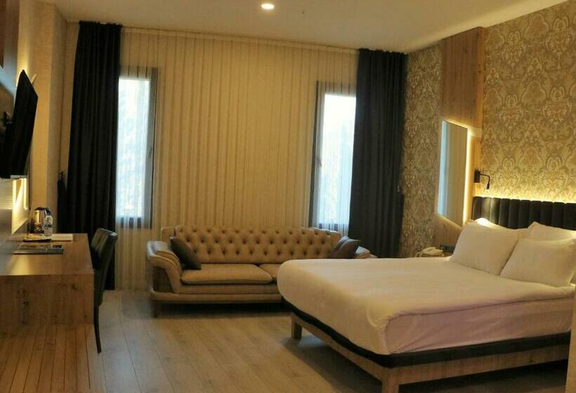 Isnova Hotel Airport