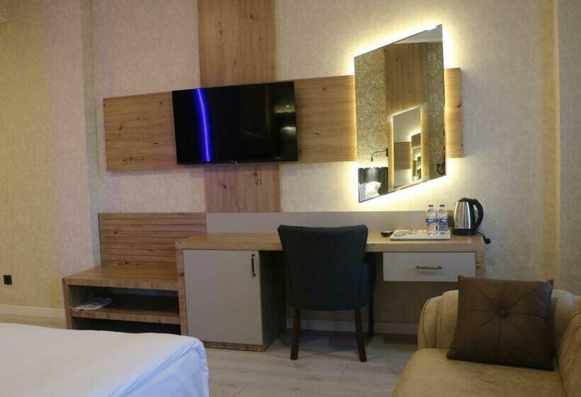 Isnova Hotel Airport