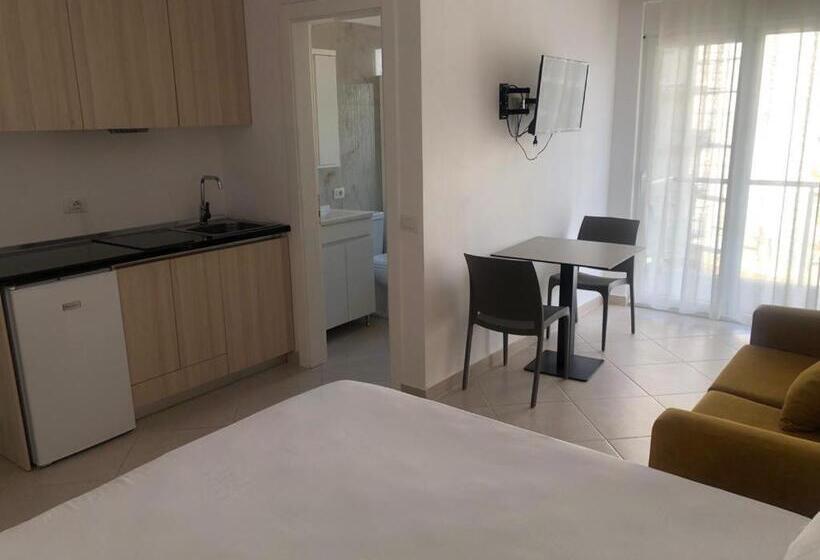 호텔 Mario, Shengjin